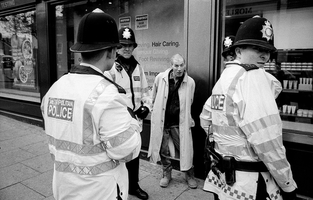 Brixton officers gang up on mentally ill person