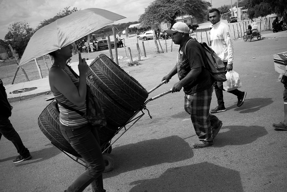 Car tires smuggled across border